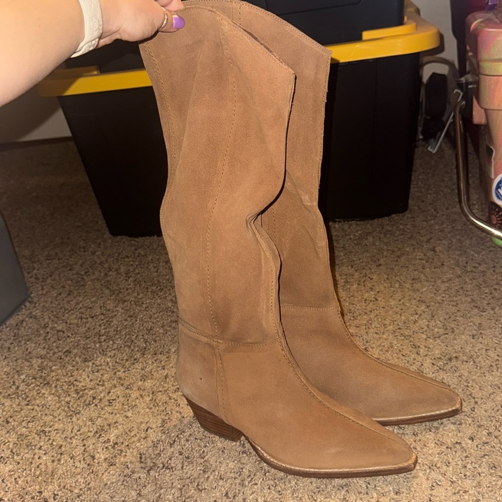 Slouchy western boots